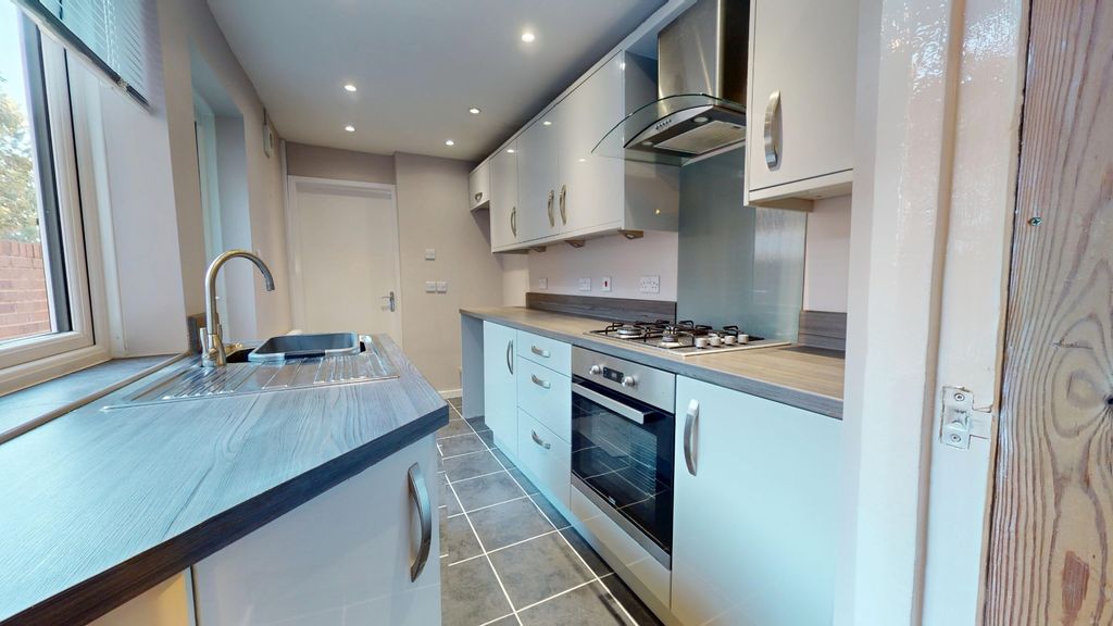 Property photo 2 of 16 4522245