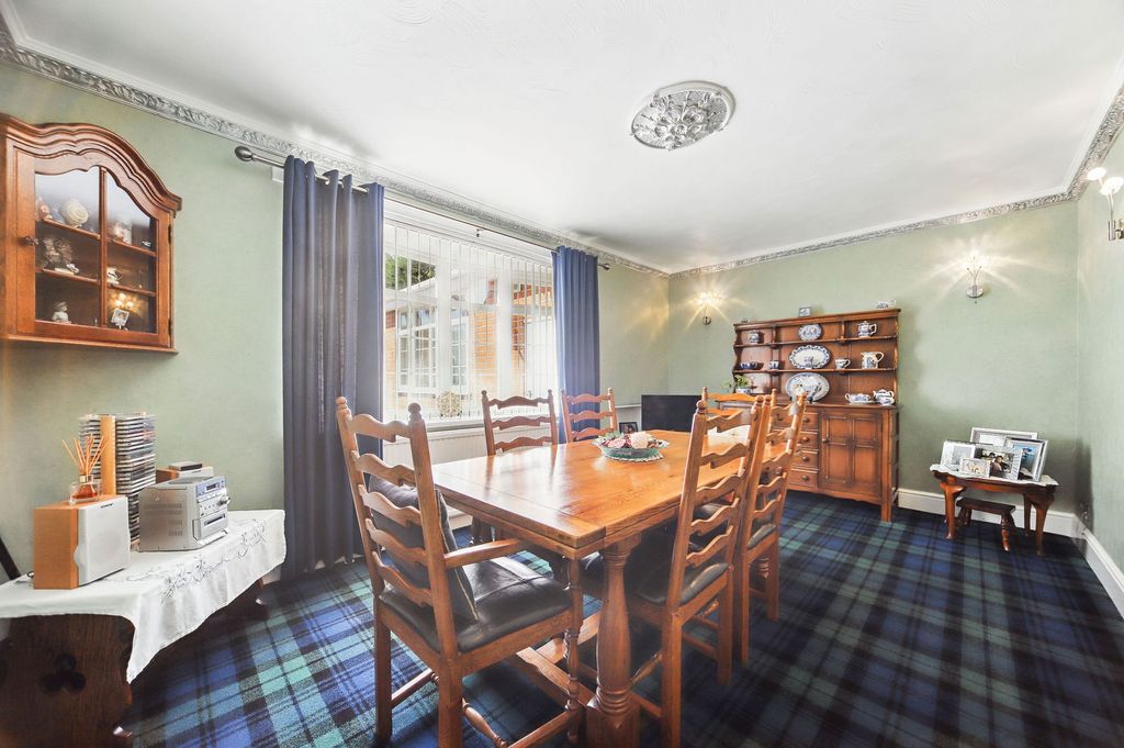 Property photo 3 of 23