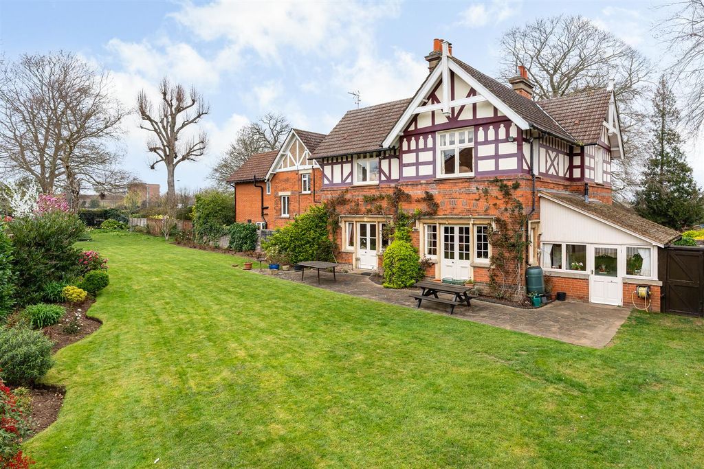 Additional image 12 of 4 bed semi-detached house for saleQueens Hill House, Queens Road, Hertford SG13