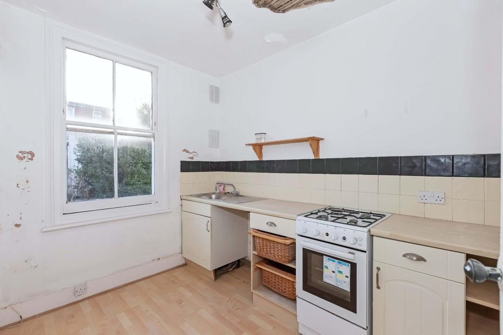 Property photo 2 of 8 Montgomery St_1.Jpg