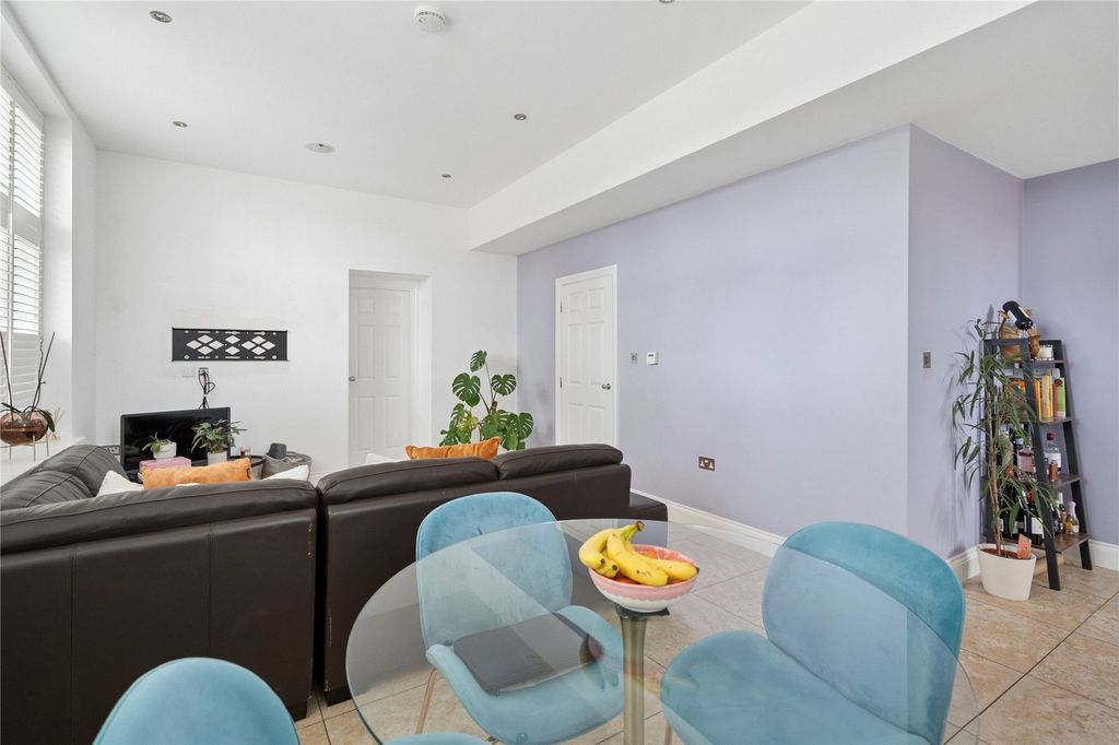 Property photo 3 of 13 Sitting Room