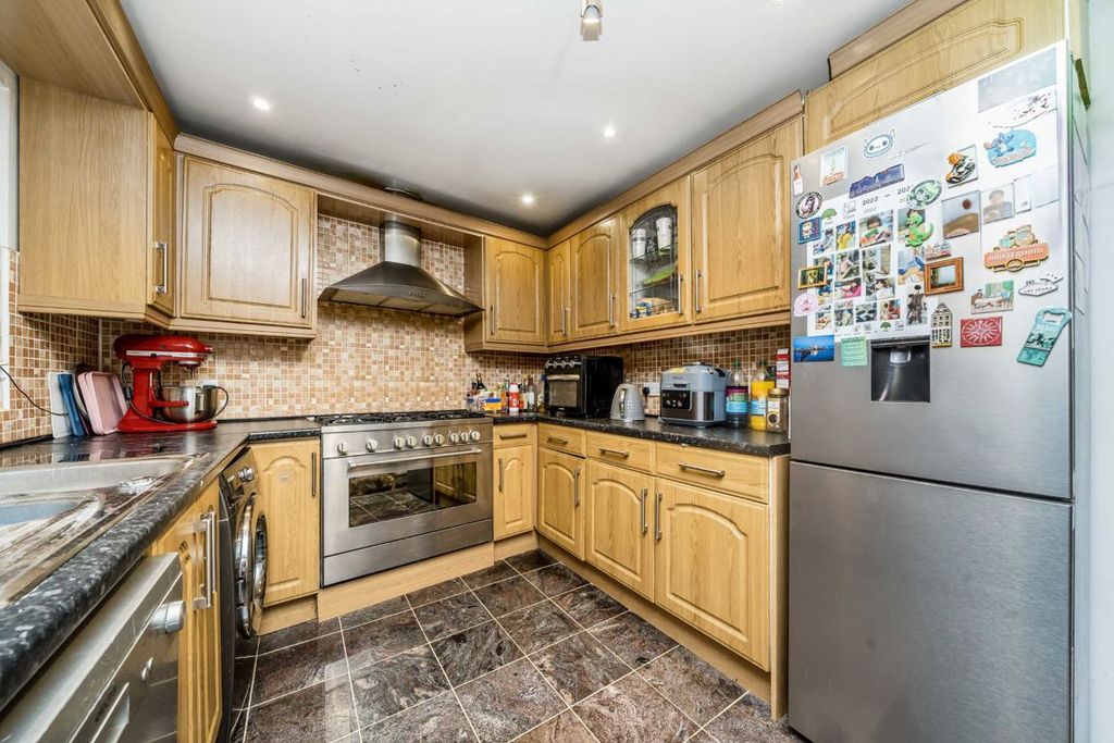 Property photo 3 of 7