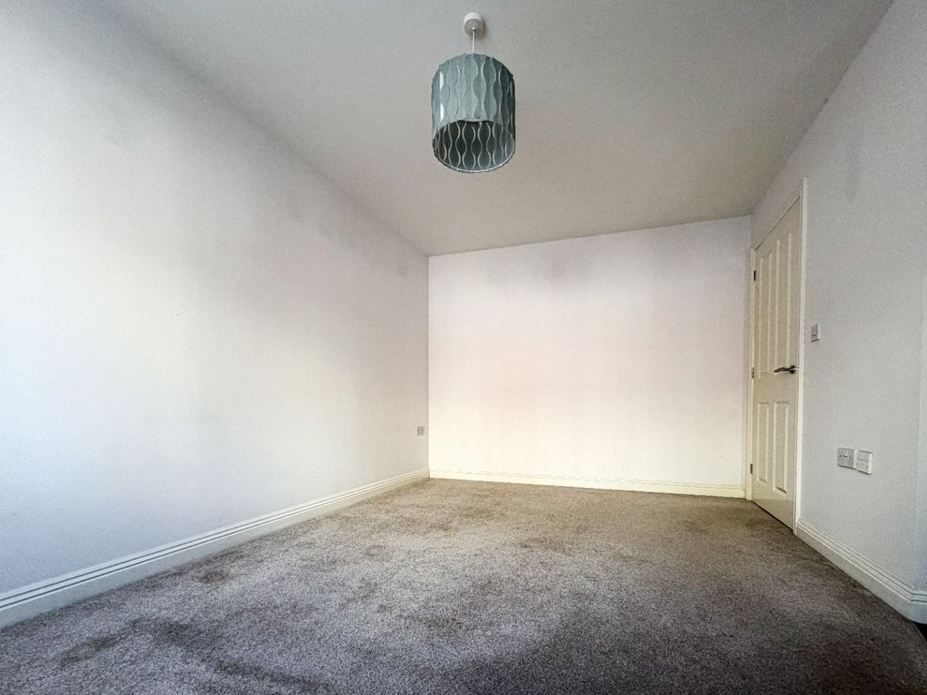 Property photo 3 of 10 5306985
