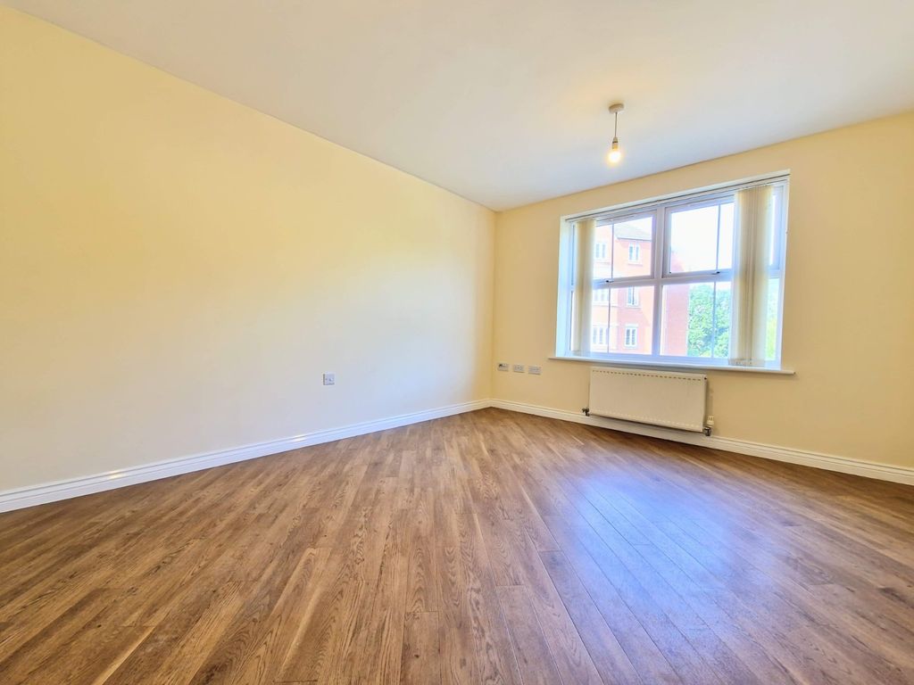 Property photo 3 of 8 Picture No. 06