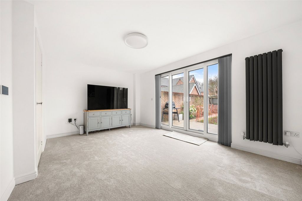 Property photo 3 of 14 Picture No. 02