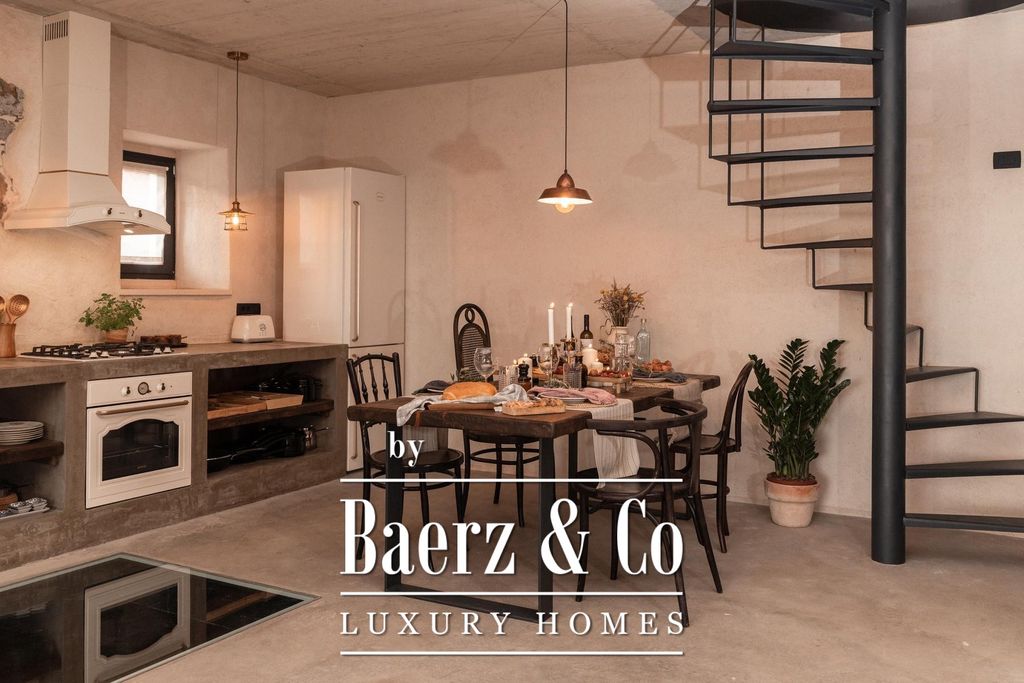 Property photo 2 of 25