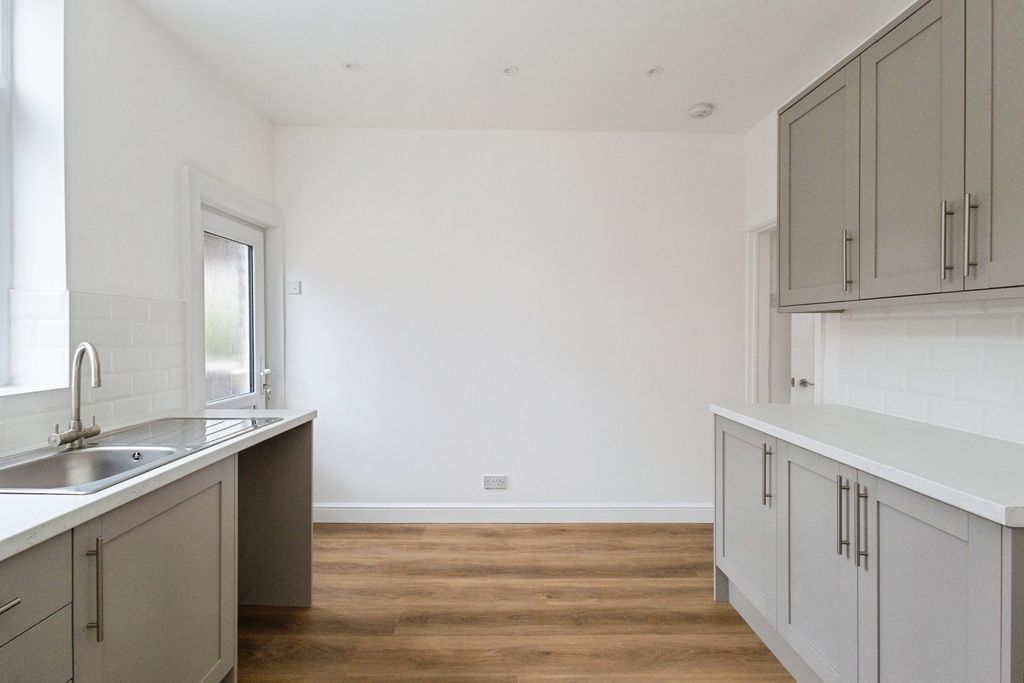 Property photo 3 of 15 Pbox-Img.Jpg