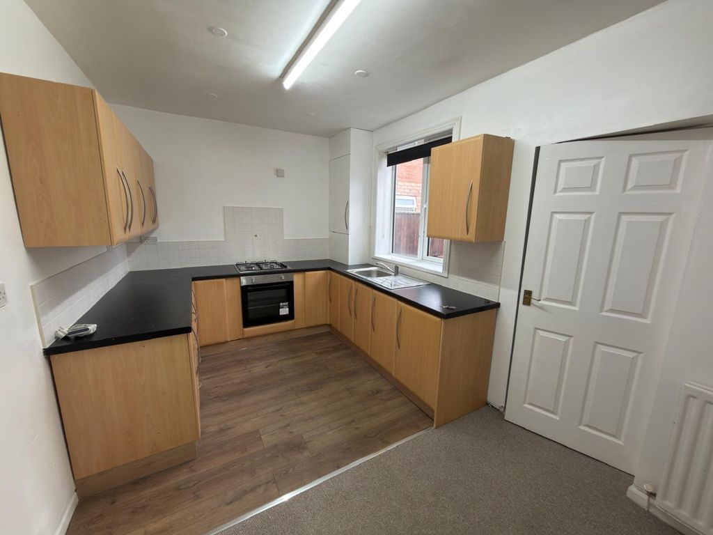 Property photo 3 of 8 30A3E15c-44Cb-4F24-8330-5858E7318830
