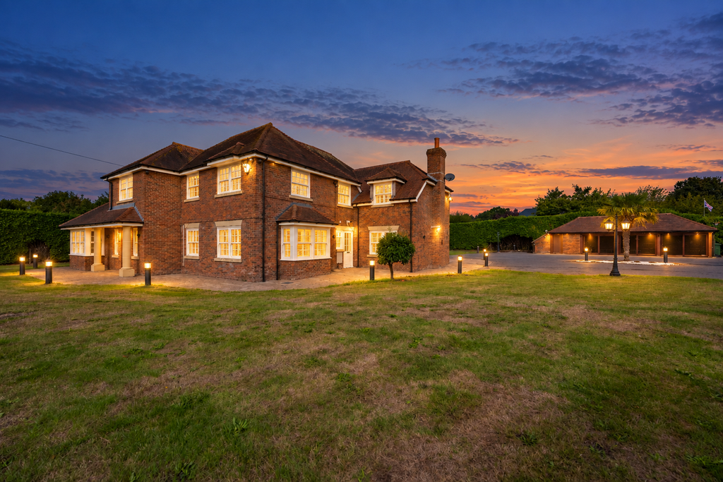 Property photo 1 of 32