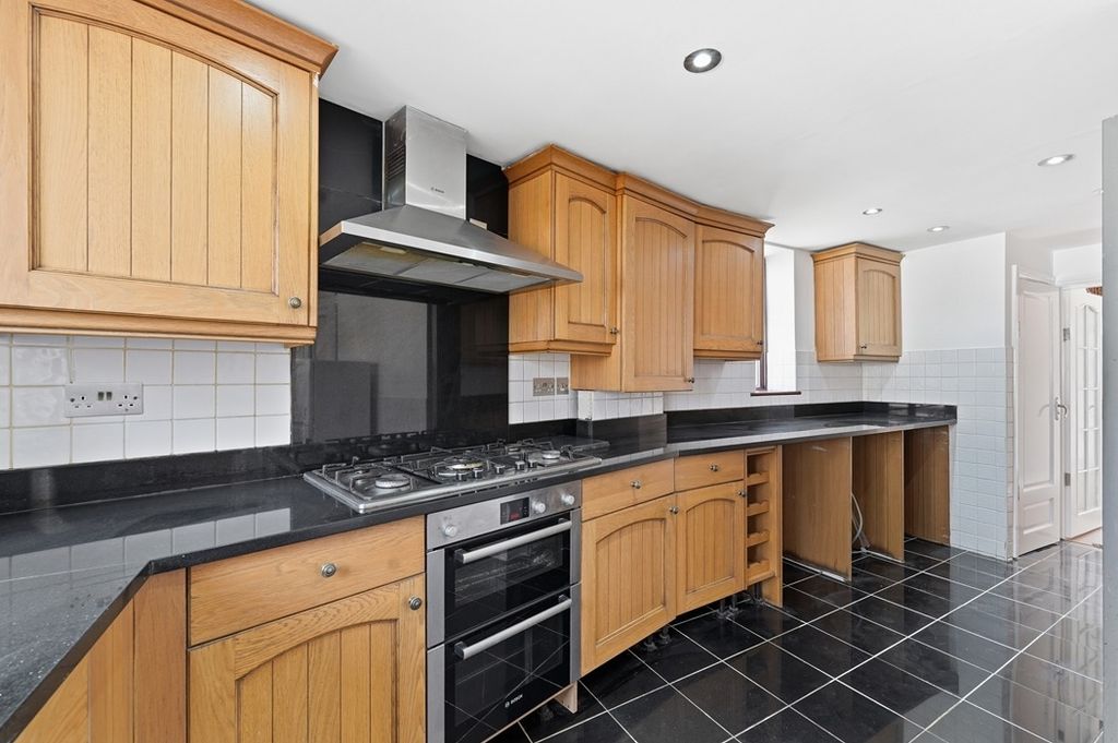 Property photo 2 of 15 Gallery