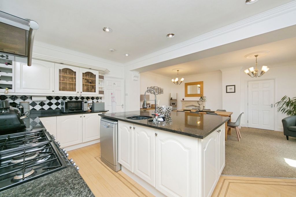 Property photo 2 of 28 Pbox-Img.Jpg