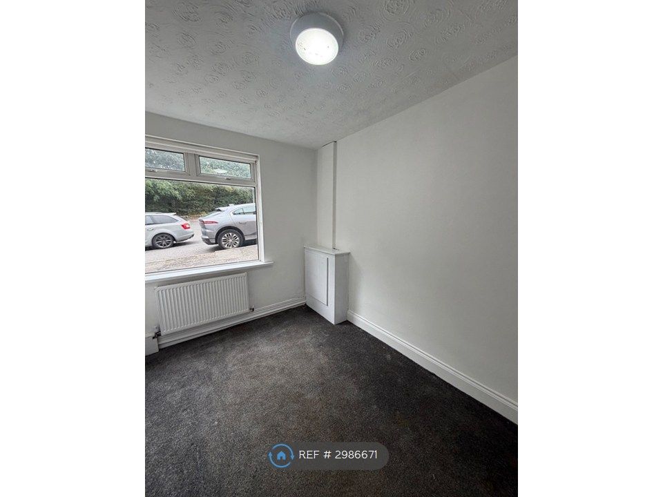 Property photo 3 of 4