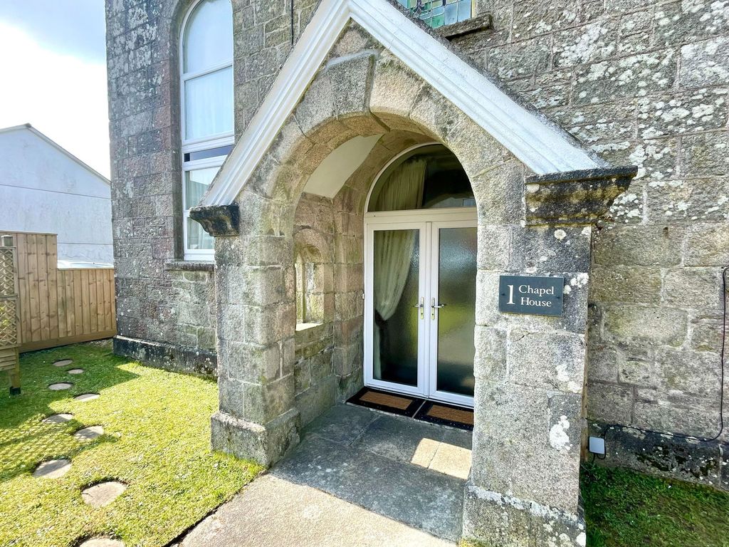 Property photo 2 of 23