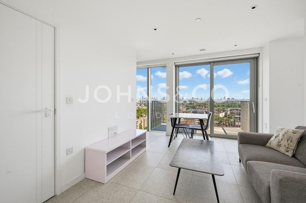 Property photo 2 of 17