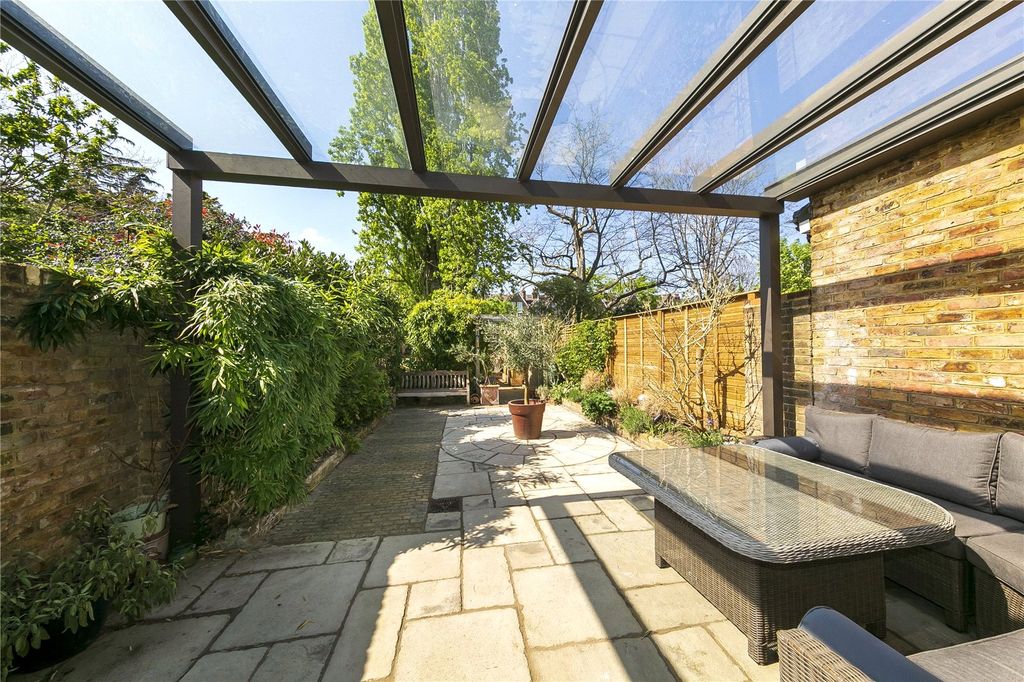 Property photo 2 of 8 Picture No. 28