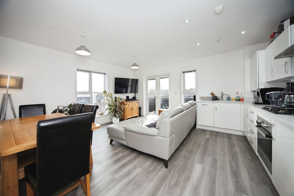 Property photo 3 of 7