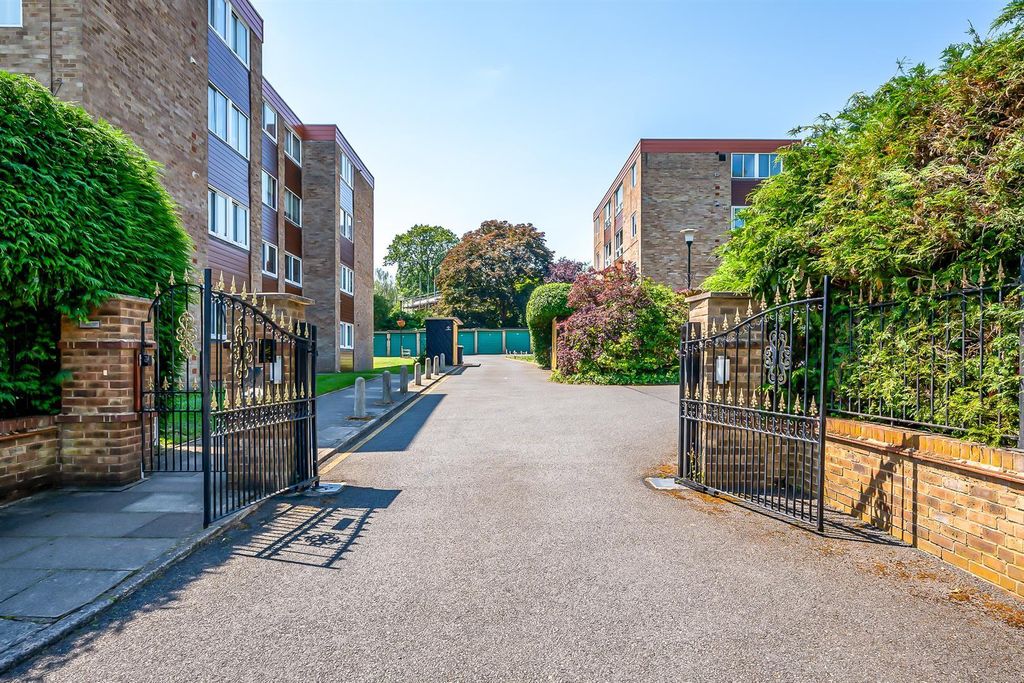 Property photo 1 of 15 Gates.Jpg