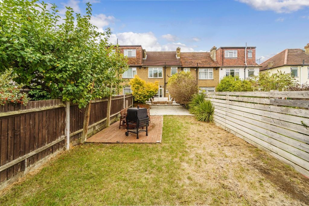 Property photo 3 of 14 Ardrossan Gardens