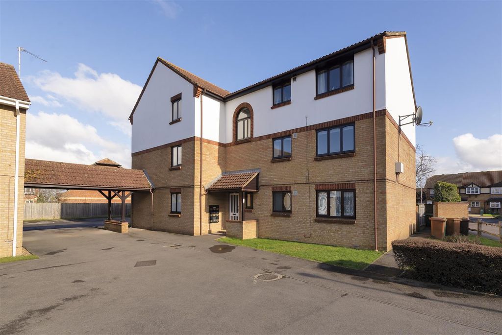 Property photo 1 of 9 20Theridings01.Jpg