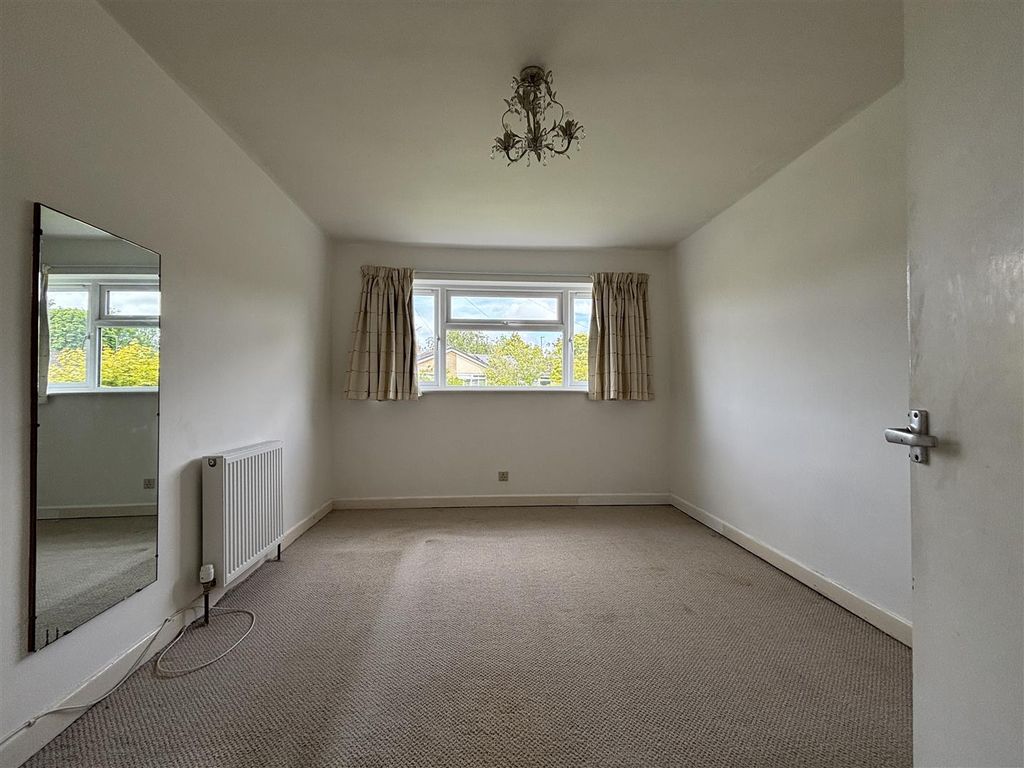 Property photo 3 of 9 Bedroom