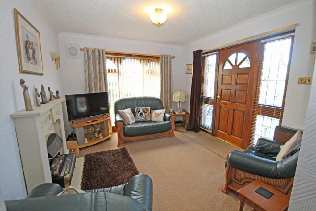 Property photo 3 of 34