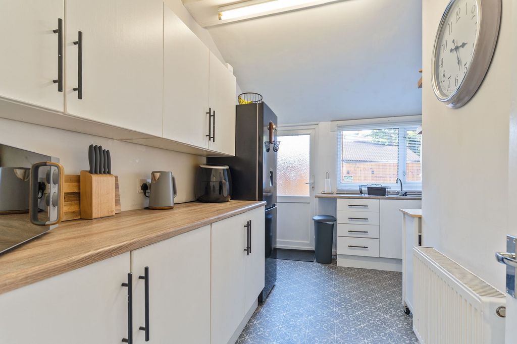 Property photo 2 of 22