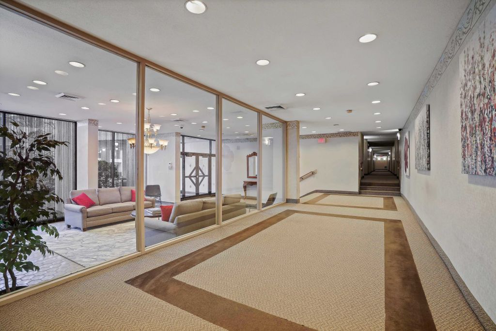 Property photo 3 of 13 <Alttext/>