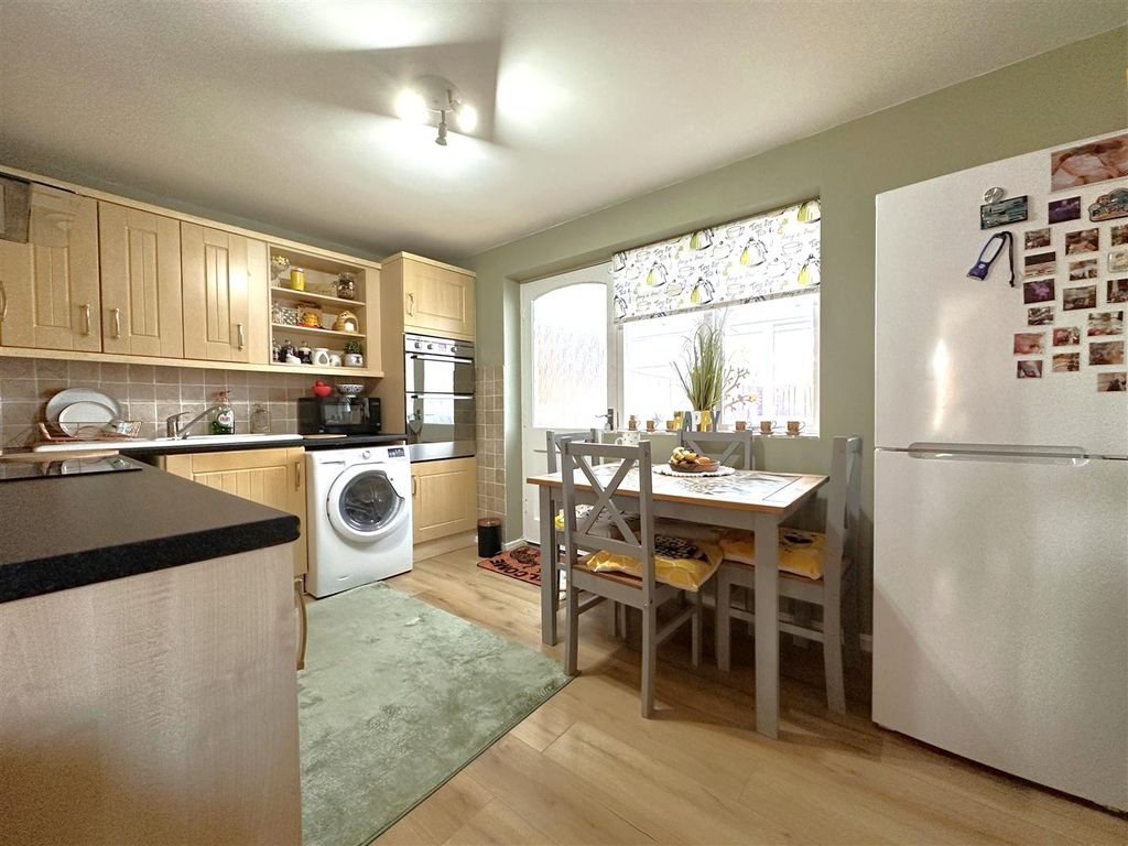 Property photo 3 of 11 Kitchen/Diner 625