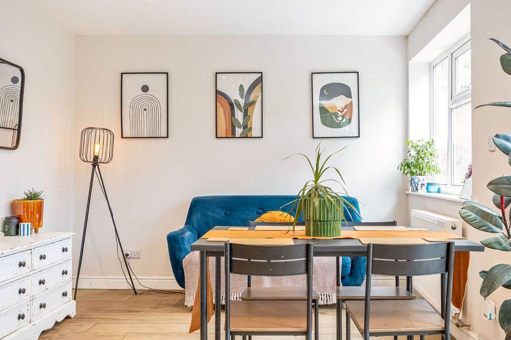 Property photo 1 of 27