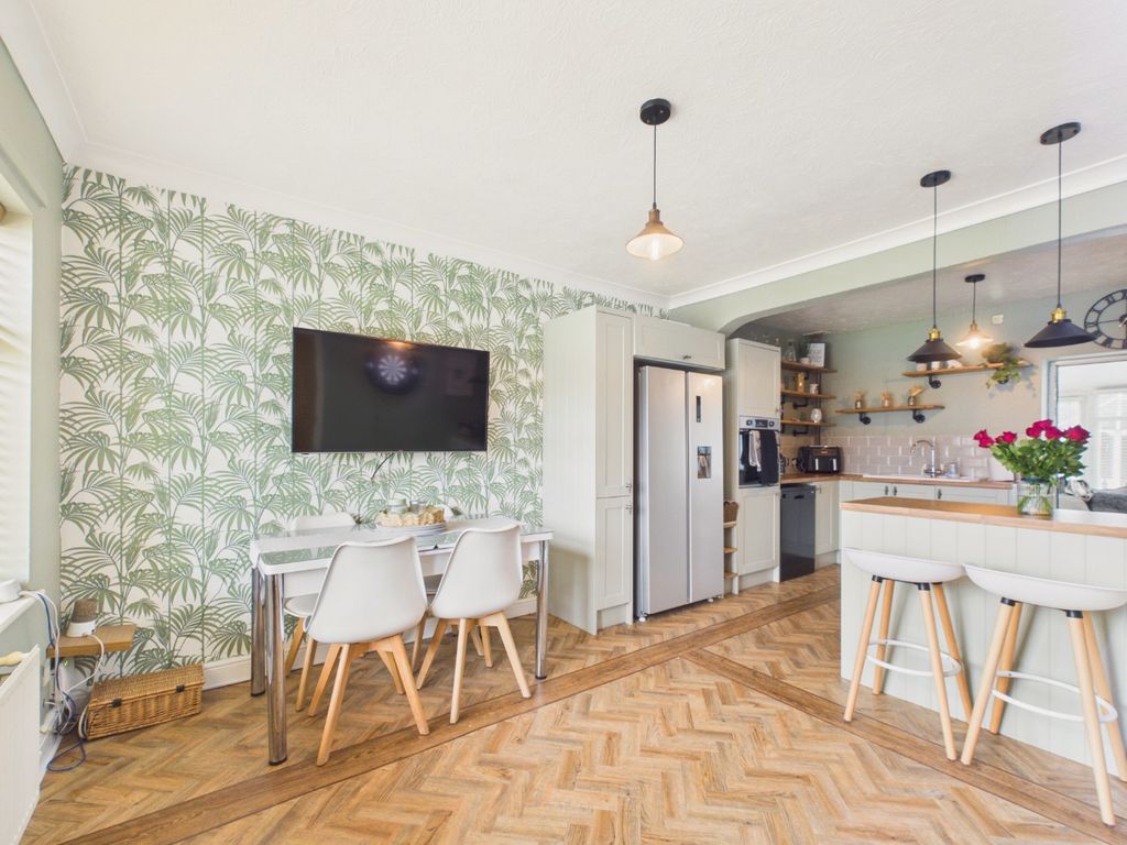 Property photo 3 of 17 5069094