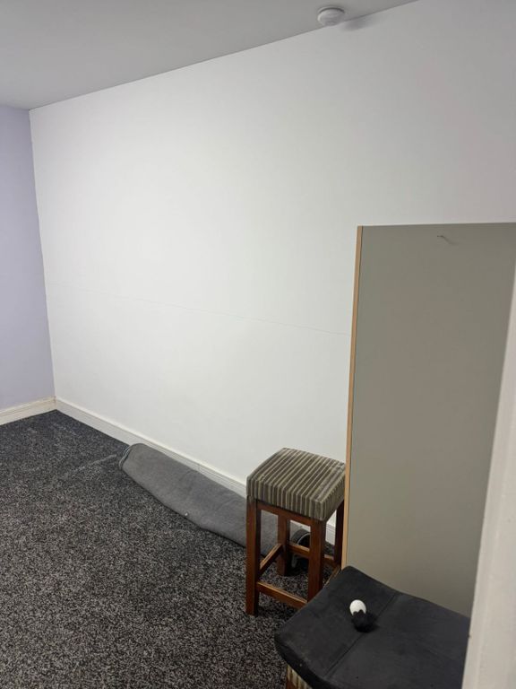 Property photo 2 of 6 Gallery