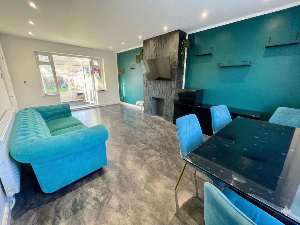 Property photo 3 of 10 4992064