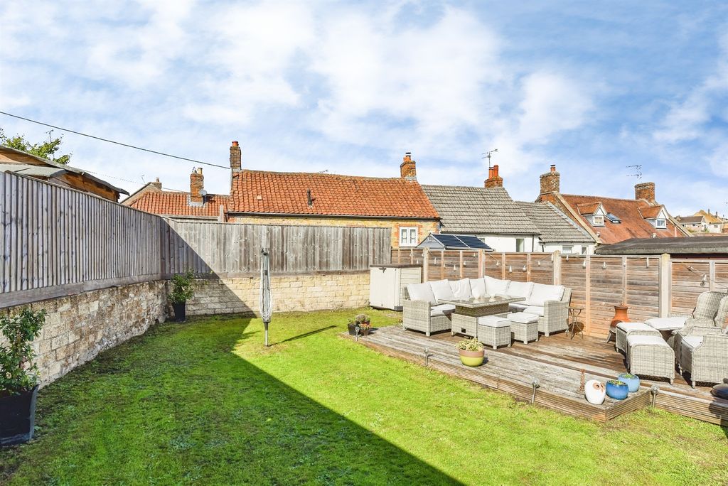 Property photo 2 of 14