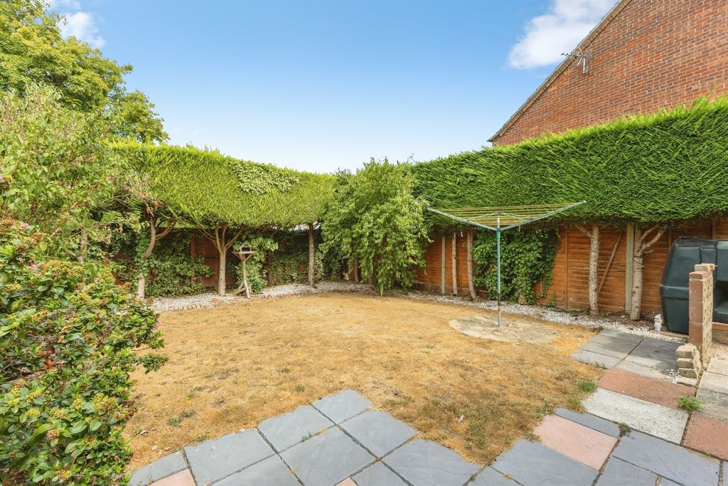 Property photo 3 of 28