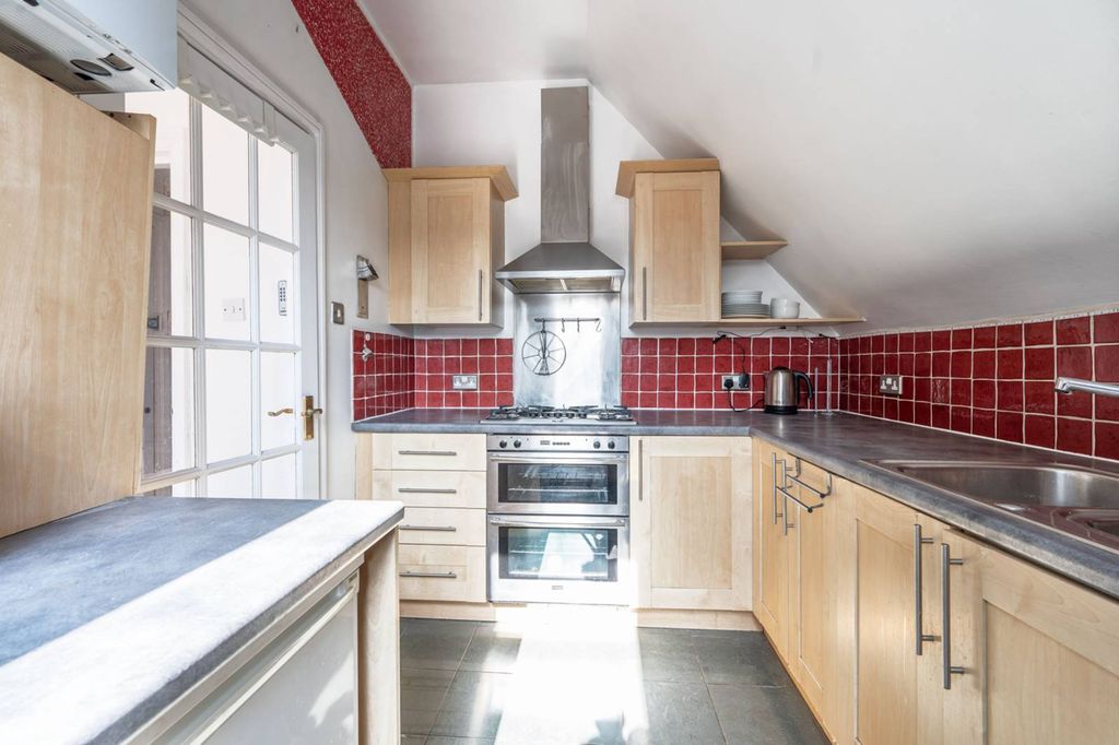 Property photo 1 of 9