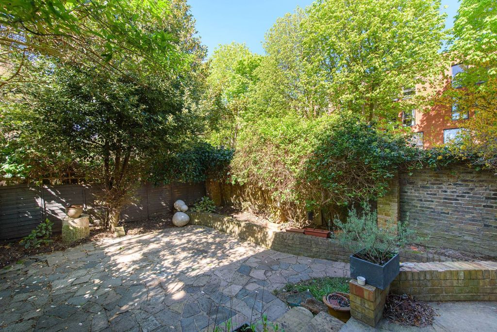 Property photo 3 of 3