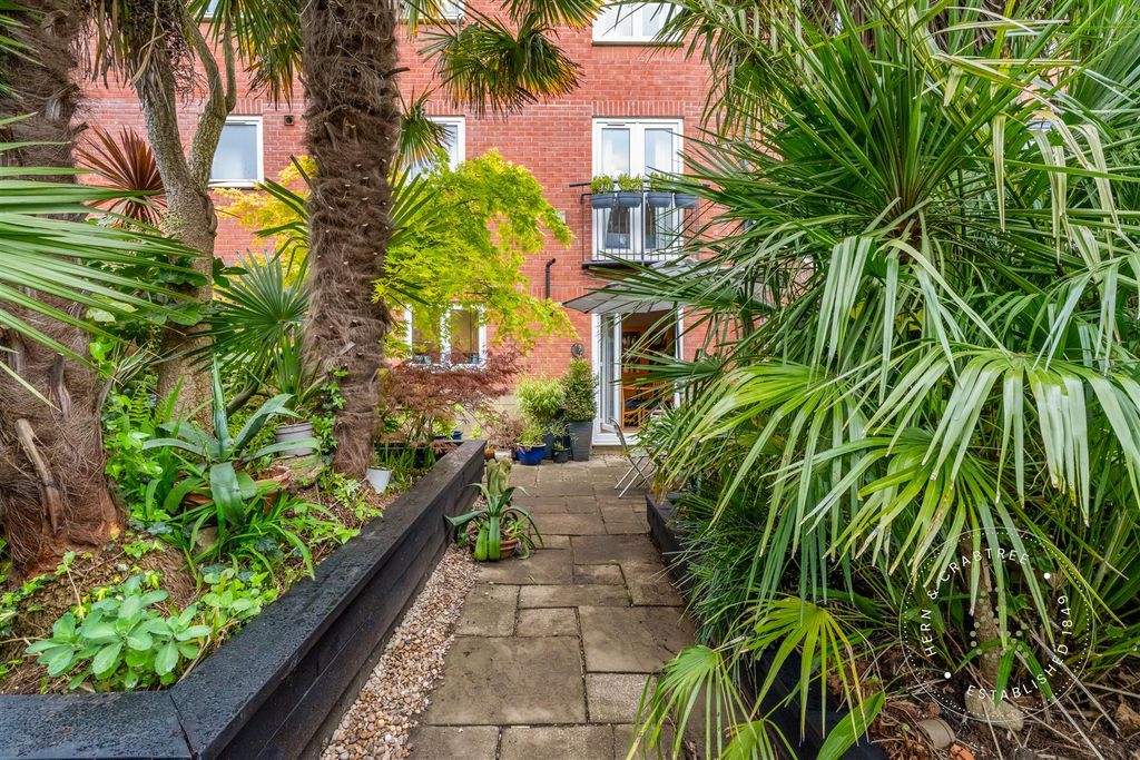 Additional image 60 of 5 bed town house for saleBarquentine Place, Cardiff Bay CF10
