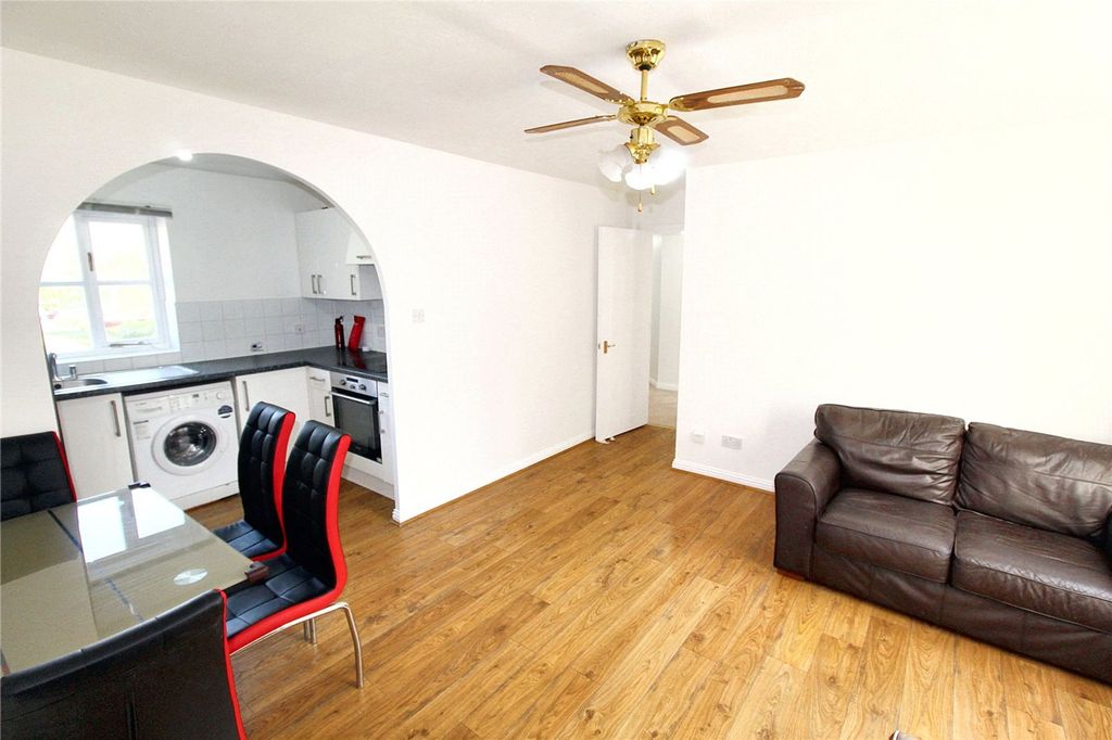 Property photo 3 of 6 Picture No. 11