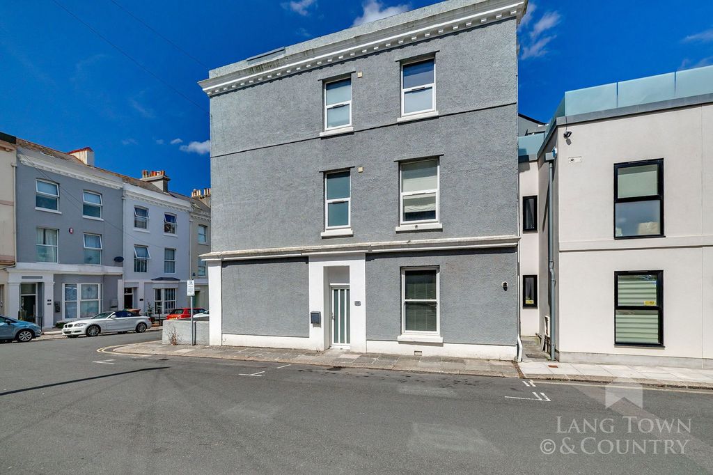 Additional image 8 of 1 bed flat for saleSt. James Place West, The Hoe, Plymouth. PL1