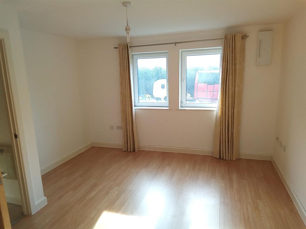 Property photo 3 of 5 Open Plan Lounge/Kitchen