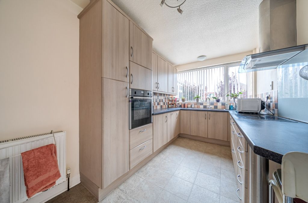 Property photo 3 of 25 1364324-21-68E7c8544Ef05