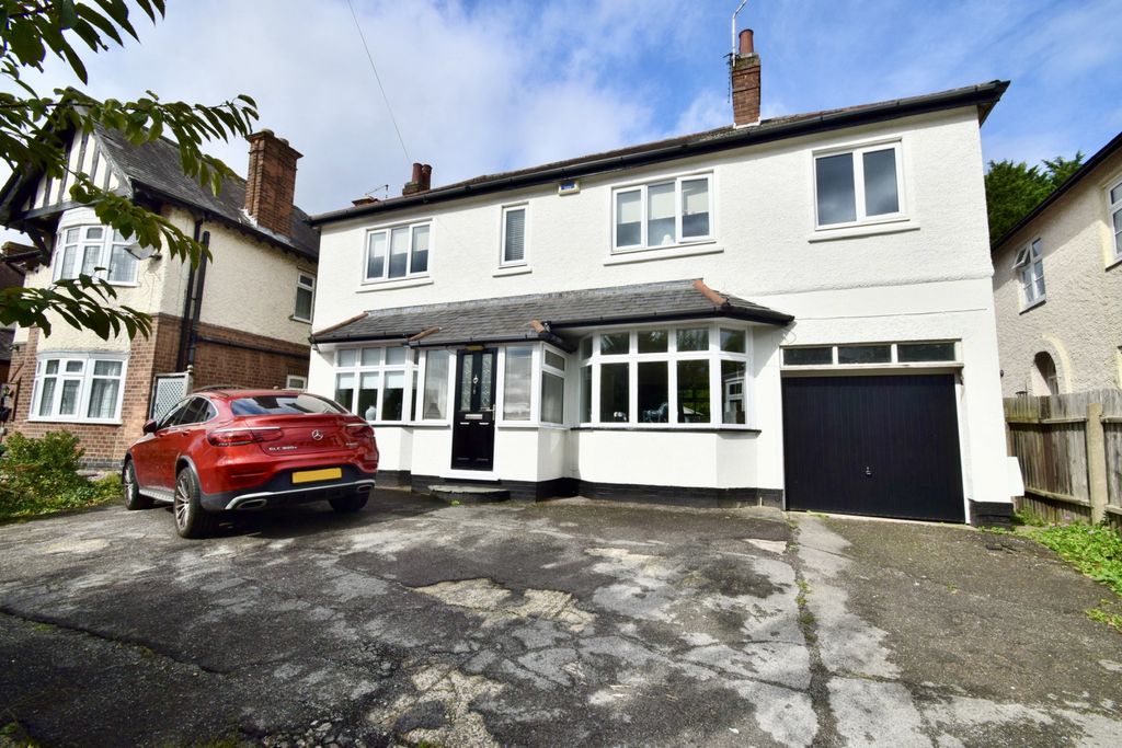 Property photo 1 of 31 Scraptoft Lane, Humberstone, Leicester, Le5