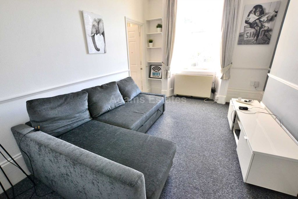 Property photo 3 of 6