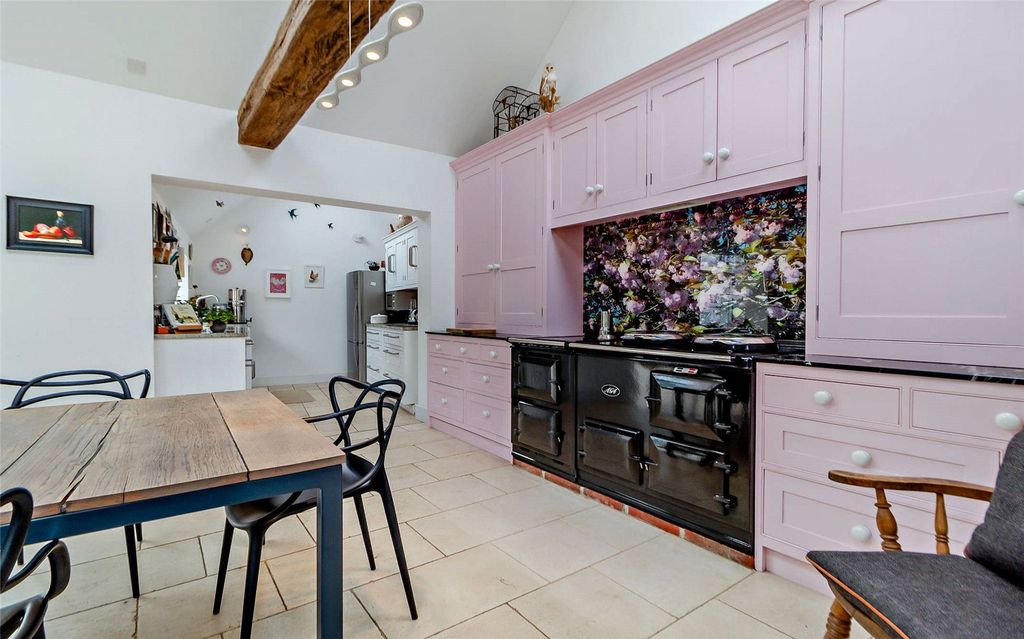 Property photo 3 of 28 Kitchen