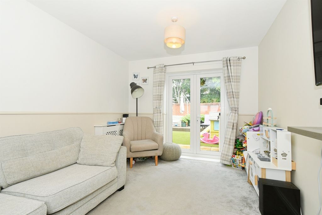Property photo 3 of 13