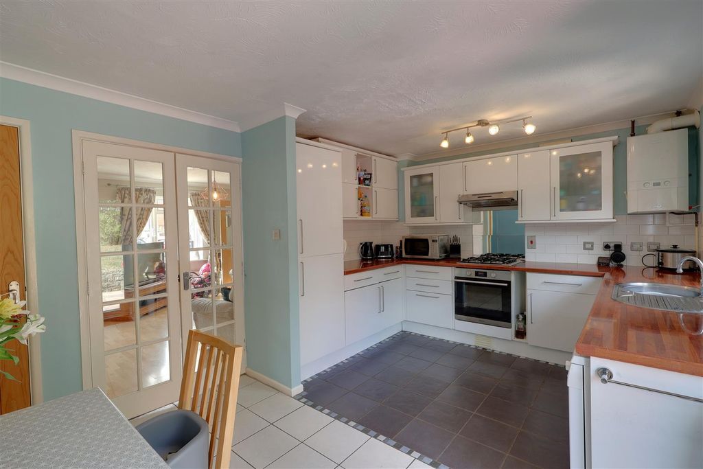 Property photo 3 of 13