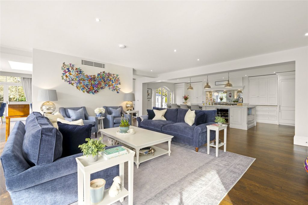 Property photo 3 of 27 Picture No. 04