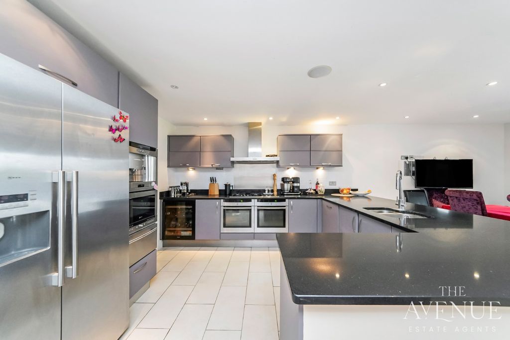 Property photo 2 of 29 4299163