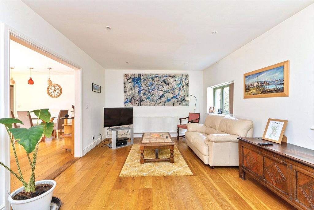 Property photo 3 of 29 Picture No. 39
