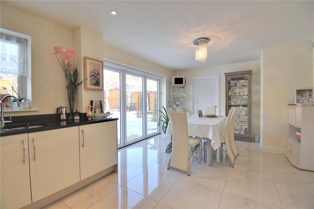 Property photo 3 of 22 Picture No. 26